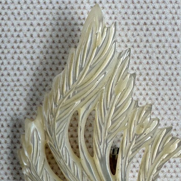 Vintage Carved Mother Of Pearl Rooster Brooch 2 5/8" - Picture 4 of 10